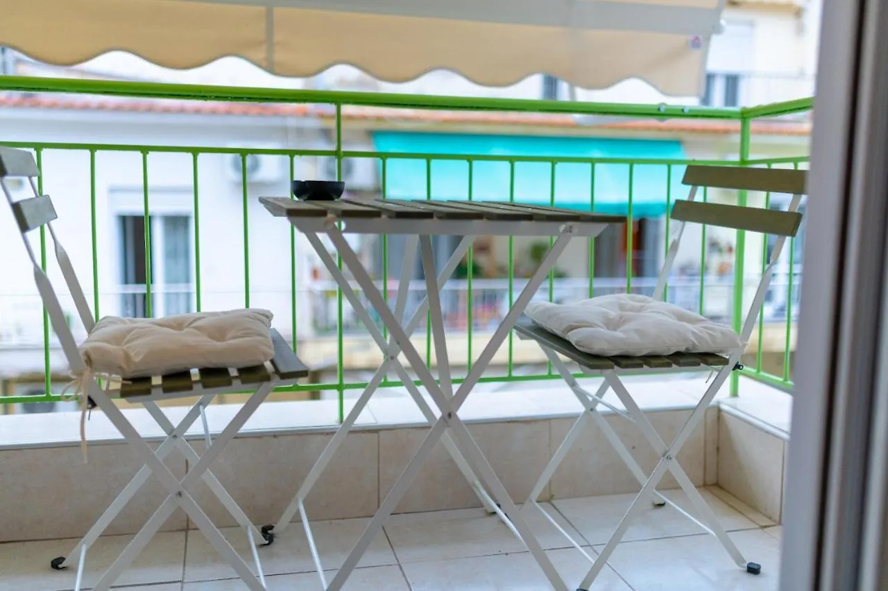 Niovi, Stylish Apartment Near The Waterfront Saloniki