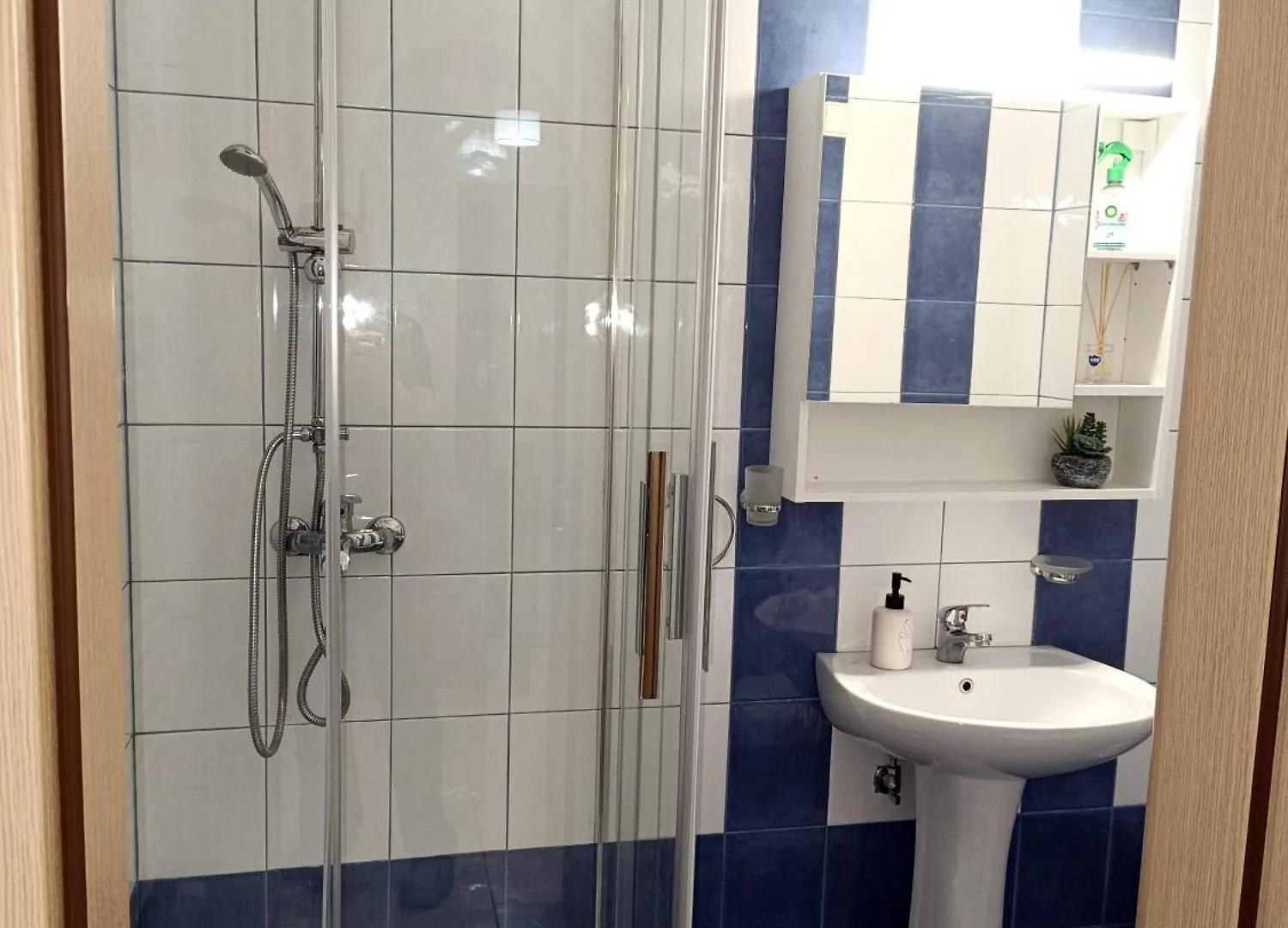 Niovi, Stylish Apartment Near The Waterfront Saloniki